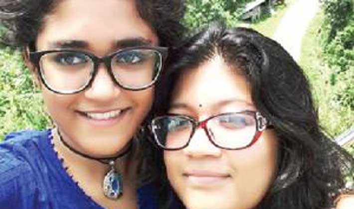 মেয়ে ও মা মেয়ে ও মা
