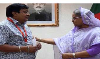 আফজাল শরীফকে বিশ লাখ টাকা অনুদান দিলেন প্রধানমন্ত্রী আফজাল শরীফকে বিশ লাখ টাকা অনুদান দিলেন প্রধানমন্ত্রী