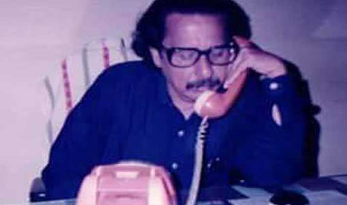 কর্মস্থল রেডিও বাংলাদেশে মুস্তফা আনোয়ার