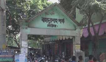 রক্তমাখা চাঁদের আলো অথবা নিজের কথা রক্তমাখা চাঁদের আলো অথবা নিজের কথা