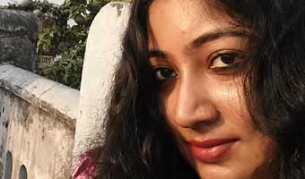 শ্রেয়া চক্রবর্তীর ৪ কবিতা শ্রেয়া চক্রবর্তীর ৪ কবিতা