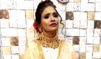 র্যাম্পে হাঁটলেন রানু মণ্ডল র্যাম্পে হাঁটলেন রানু মণ্ডল