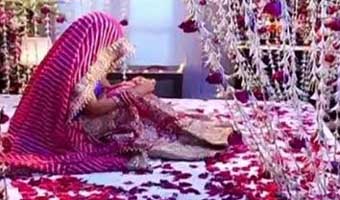 আলাপগুলা রসালো, পইড়া মনে হয় বিয়া করা দরকার আলাপগুলা রসালো, পইড়া মনে হয় বিয়া করা দরকার