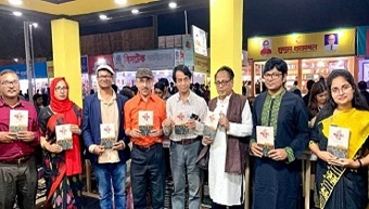 বইমেলায় মনোয়ার মোকাররমের ‘এই শহরের গল্প’