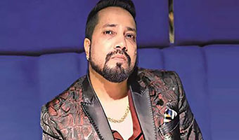 মিকা সিংকে নিয়ে ক্ষোভ মিকা সিংকে নিয়ে ক্ষোভ