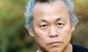 করোনায় মারা গেলেন কোরিয়ান চলচ্চিত্র নির্মাতা কিম কি দুক