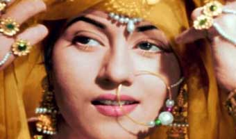 বিবি সাজদার গদ্য ‘মুগ্ধতা শেষে চলে যাওয়া সহজ’