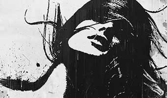 নারীর বক্রতা দোষ নয়, সৌন্দর্য