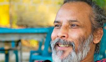 আশিক আকবরের পাঁচটি কবিতা আশিক আকবরের পাঁচটি কবিতা