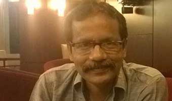 জিয়া হাশানের গদ্য ‘গলাধাক্কা খাওয়া আমার গল্পরা’ জিয়া হাশানের গদ্য ‘গলাধাক্কা খাওয়া আমার গল্পরা’