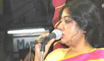 শ্রেয়া চক্রবর্তীর গদ্য ‘ডিজিটাল বাটপারির যুগে লেখালেখি’ শ্রেয়া চক্রবর্তীর গদ্য ‘ডিজিটাল বাটপারির যুগে লেখালেখি’