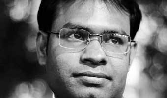 ডালিম ফলের ঘ্রাণ ও তেজপাতার বিছানা ডালিম ফলের ঘ্রাণ ও তেজপাতার বিছানা