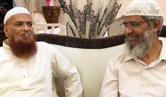 তাকি উসমানী ও জাকির নায়েকের আলাপচারিতা তাকি উসমানী ও জাকির নায়েকের আলাপচারিতা