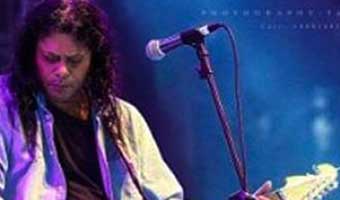 অস্ট্রেলিয়ায় কনসার্টে জেমস, চলছে ফটোগ্রাফিও