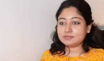 শ্রেয়া চক্রবর্তীর গদ্য ‘রাজনীতি আছে মাইরি’ শ্রেয়া চক্রবর্তীর গদ্য ‘রাজনীতি আছে মাইরি’