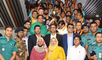 তুহিন খাদের গদ্য ‘প্রগতিশীলদের দোকান ও সাফজয়ী দল’ তুহিন খাদের গদ্য ‘প্রগতিশীলদের দোকান ও সাফজয়ী দল’