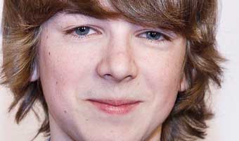 মাকে খুনের দায়ে কানাডিয়ান অভিনেতা রায়ানের যাবজ্জীবন