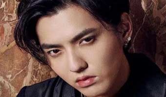 ধর্ষণের দায়ে পপ তারকা ক্রিস উকের ১৩ বছর জেল