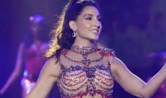 কাতার স্টেডিয়ামে নাচলেন নোরা ফাতেহি