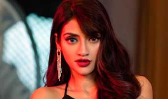 কলকাতা প্রেসক্লাবে নুসরাত জাহানের সংবাদ সম্মেলন