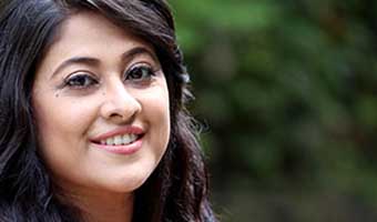 যমজ পুত্রের মা হলেন অভিনেত্রী সুমাইয়া শিমু যমজ পুত্রের মা হলেন অভিনেত্রী সুমাইয়া শিমু