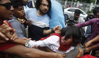 রাহমান চৌধুরীর কবিতা ‘ঘৃণা করি আজ তাদের’ রাহমান চৌধুরীর কবিতা ‘ঘৃণা করি আজ তাদের’