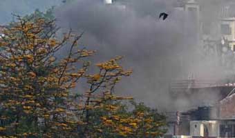 পাকিস্তানের পাল্টা হামলায় ভারতে নিহত ১৫