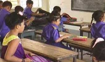 কর্মবিরতিতে প্রাথমিক শিক্ষকরা