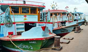 দৌলতদিয়া-পাটুরিয়া নৌরুটে লঞ্চ চলাচল বন্ধ