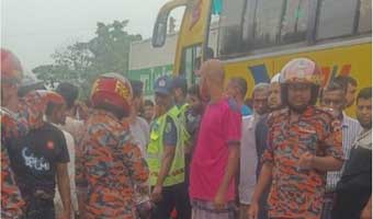 ফরিদপুরে মাহিন্দ্রা-বাসের সংঘর্ষে নিহত ৫