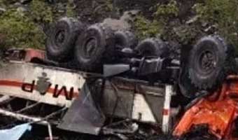 রাশিয়ায় শ্রমিকদের বহনকারী বাস খাদে, নিহত ১৩