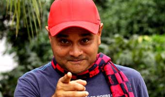 স্বাধীন খসরুর গদ্য ‘গরিবের ডাক্তার এজাজুল ইসলাম’