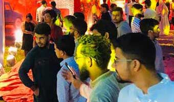 বাধার মুখেও শিবিরের কর্মসূচিতে দর্শনার্থীর ঢল