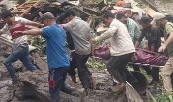 কাশ্মীরে মেঘভাঙা বৃষ্টি, নিহত ৬০