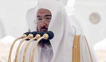 মসজিদুল হারামের খুতবায় বিশ্ব-মুসলমানদের ঐক্যবদ্ধ হওয়ার আহ্বান