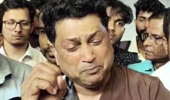 ‘ছাত্রলীগ ছাত্রদের মারতেছে, আর্মি-বিজিবির সাহায্য পাচ্ছি না’