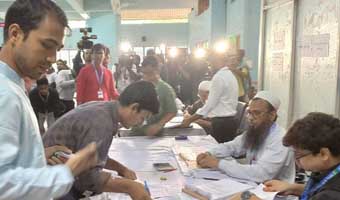 জাকসুর ভোটগ্রহণ শেষ, অপেক্ষা ফলাফলের
