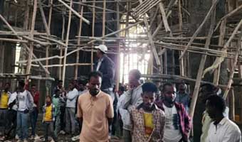 ইথিওপিয়ায় গির্জার মঞ্চ ভেঙে নিহত ৩৬