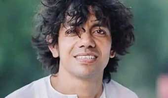 ‘বেহেশতে গিয়ে সানিলিওনকে’ মন্তব্যে গ্রেফতার কবি শামীম আশরাফ