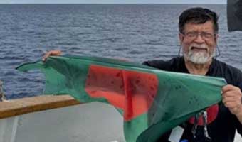 দেশে ফিরেছেন শহিদুল আলম