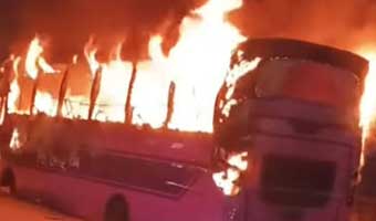 মঙ্গলবার গভীর রাতে গাজীপুরে ৩ বাসে আগুন