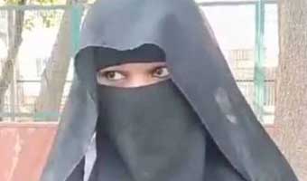 বোরকা পরায় মুসলিম নারীকে হাসপাতালে ঢুকতে বাধা বোরকা পরায় মুসলিম নারীকে হাসপাতালে ঢুকতে বাধা