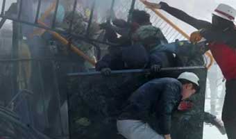 মেক্সিকোতে জেন-জি বিক্ষোভে আহত শতাধিক পুলিশ মেক্সিকোতে জেন-জি বিক্ষোভে আহত শতাধিক পুলিশ