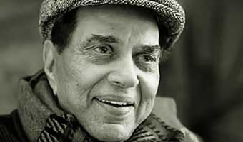 বলিউডের অভিনেতা ধর্মেন্দ্র আর নেই