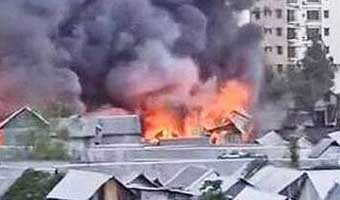 রাজধানীর কড়াইল বস্তিতে আগুন রাজধানীর কড়াইল বস্তিতে আগুন