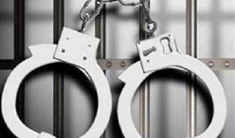 চাঁদাবাজির সময় ছাত্রদল নেতাকে হাতেনাতে আটক