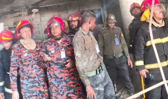 শাহবাগে বাংলাদেশ মেডিকেল বিশ্ববিদ্যালয়ে আগুন