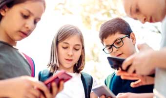 অস্ট্রেলিয়ায় কম বয়সীদের সোশ্যাল মিডিয়া অ্যাকাউন্ট বন্ধ