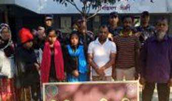 চাঁপাইনবাবগঞ্জ সীমান্তে ১৫ জনকে ঠেলে পাঠালো বিএসএফ