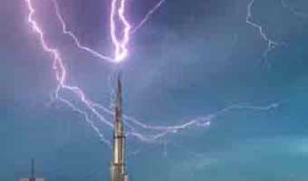 বিশ্বের সর্বোচ্চ ভবন বুর্জ খলিফার ওপর বজ্রপাত